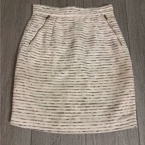 H&M pencil skirt in white and black with silver zipper detail. EUC.
